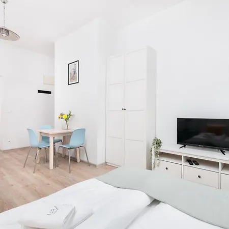 Apartment Charming With Separate Kitchen - Krakow, Kazimierz - By Upstairs